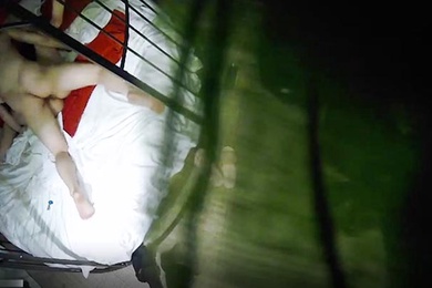 酒店偷拍鸟笼房气质白领姐姐和美臀丁裤美女白天和炮友啪啪啪都是那么的骚