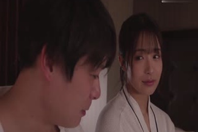 IPZZ-347當我出差時遇到了創紀錄的大雨我突然和我的高級老闆共用一個房間.....