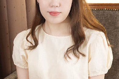 素人AV采访～露出勃起阴蒂谦虚呻吟的蜜桃妹～梨本洋子